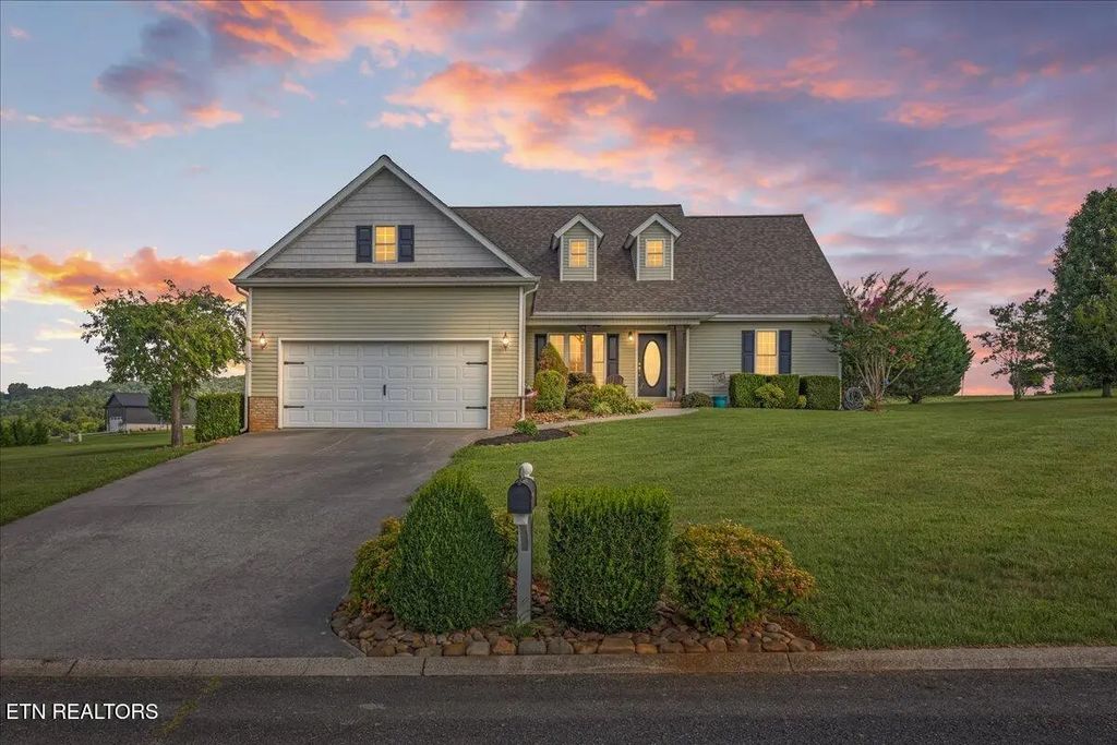 300 Moores Way, Madisonville