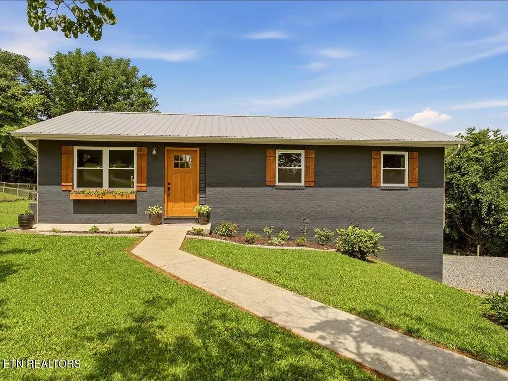 1241 Taylor Rd, Morristown