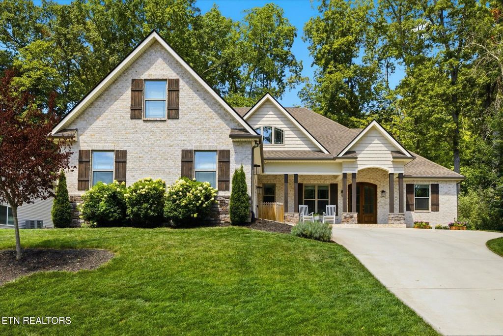 165 Kawga Way, Loudon