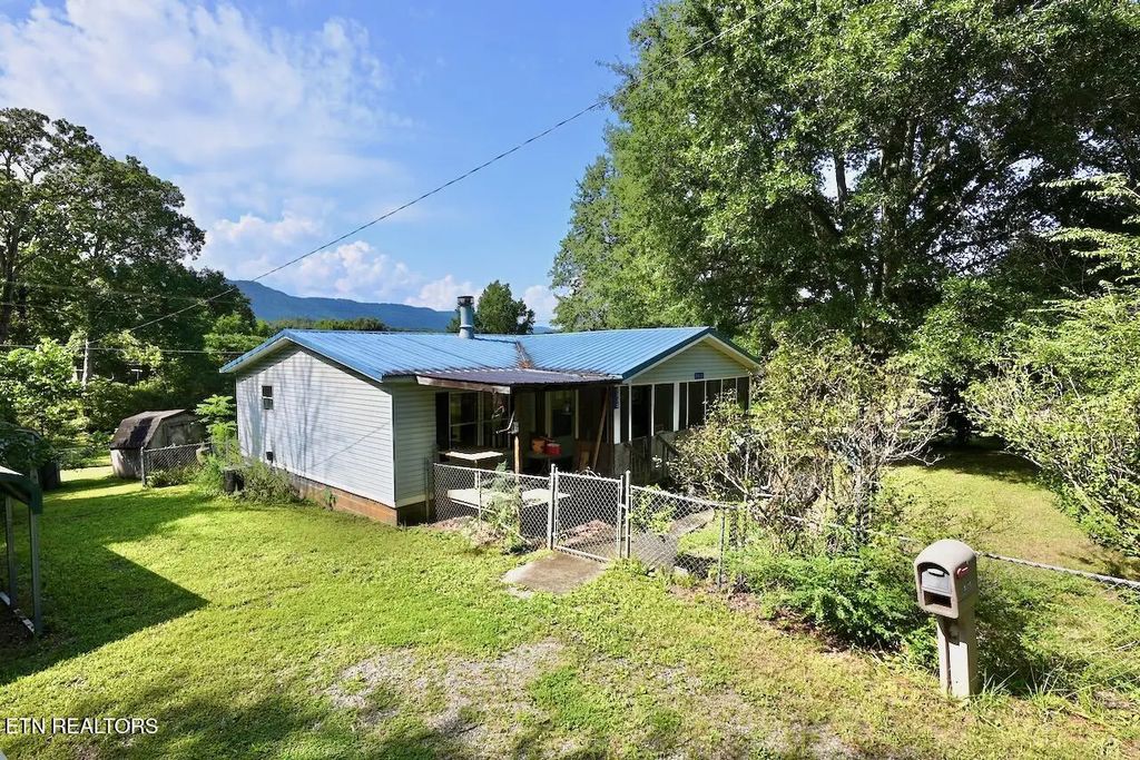 2030 Six Mile Rd, Maryville