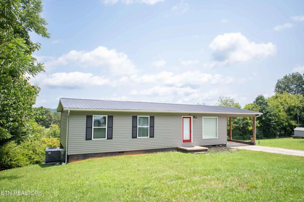 1045 Monroe Circle, Madisonville
