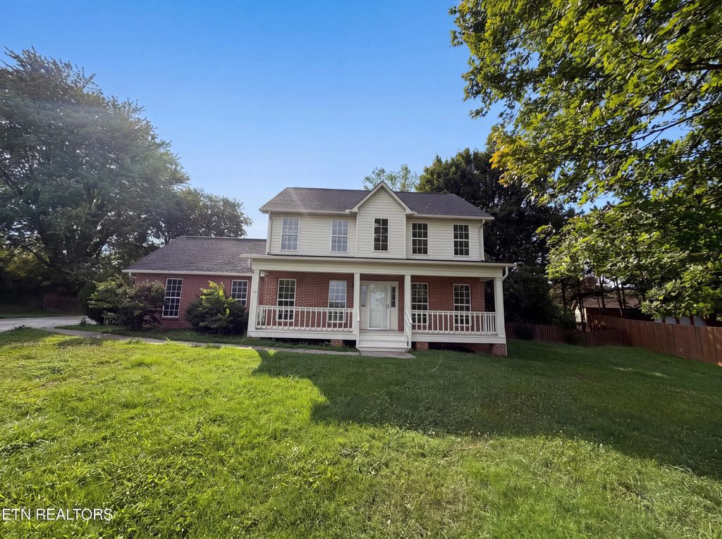 518 Glenfield Circle, Maryville
