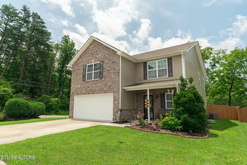 6901 Holliday Park Lane, Knoxville