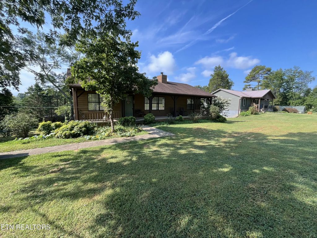 204 Mohawk Circle, Seymour