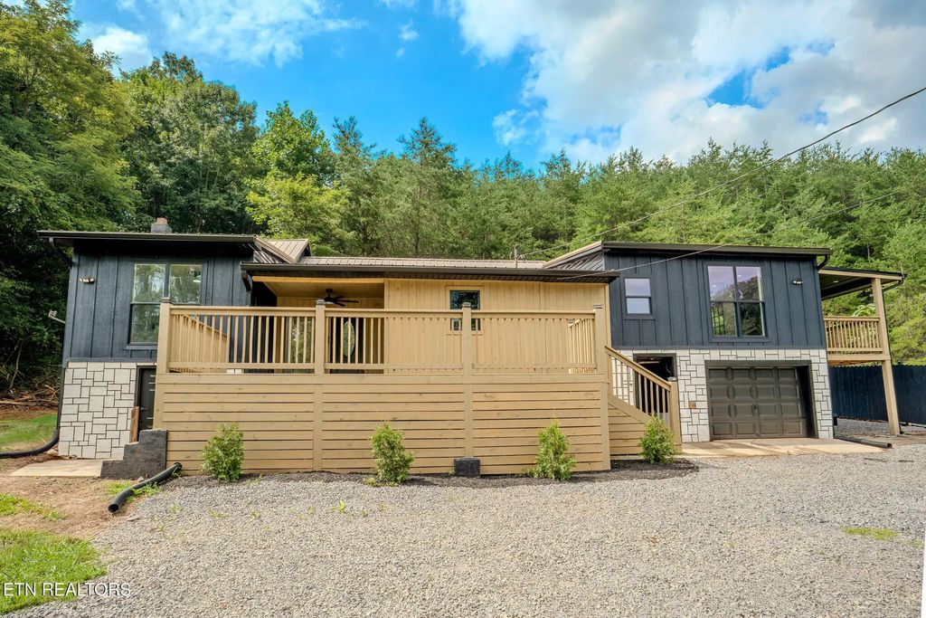 960 Chestnut Grove Rd, Dandridge