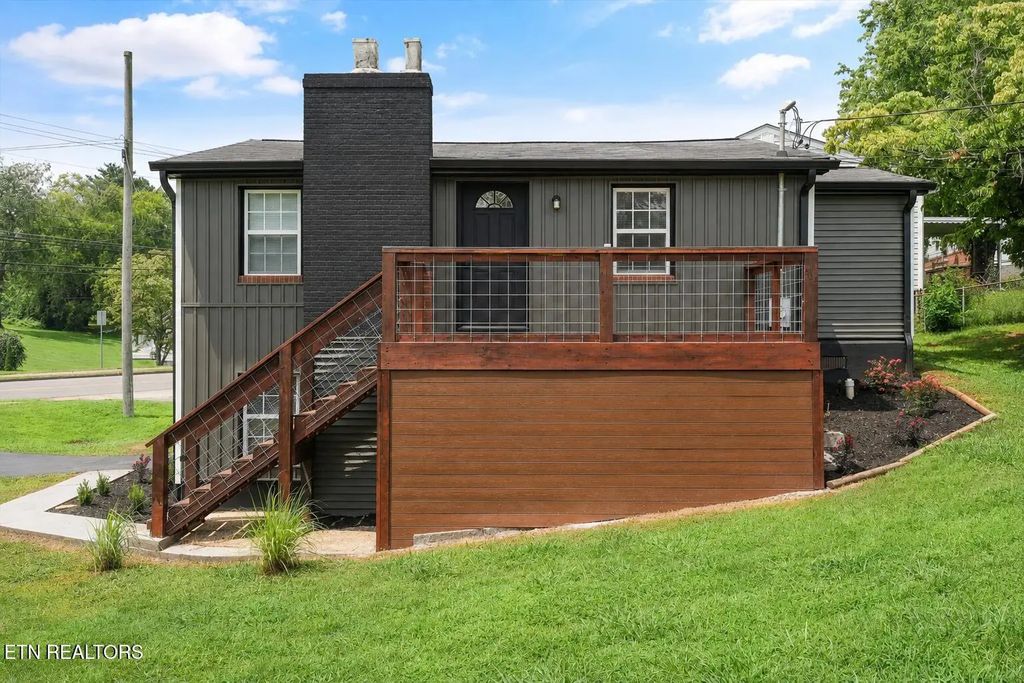 2225 Nw Madison Rd, Knoxville