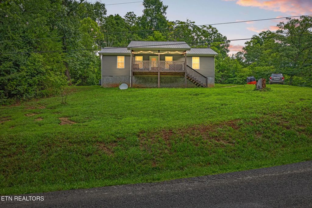 190 Homestead Rd, Madisonville
