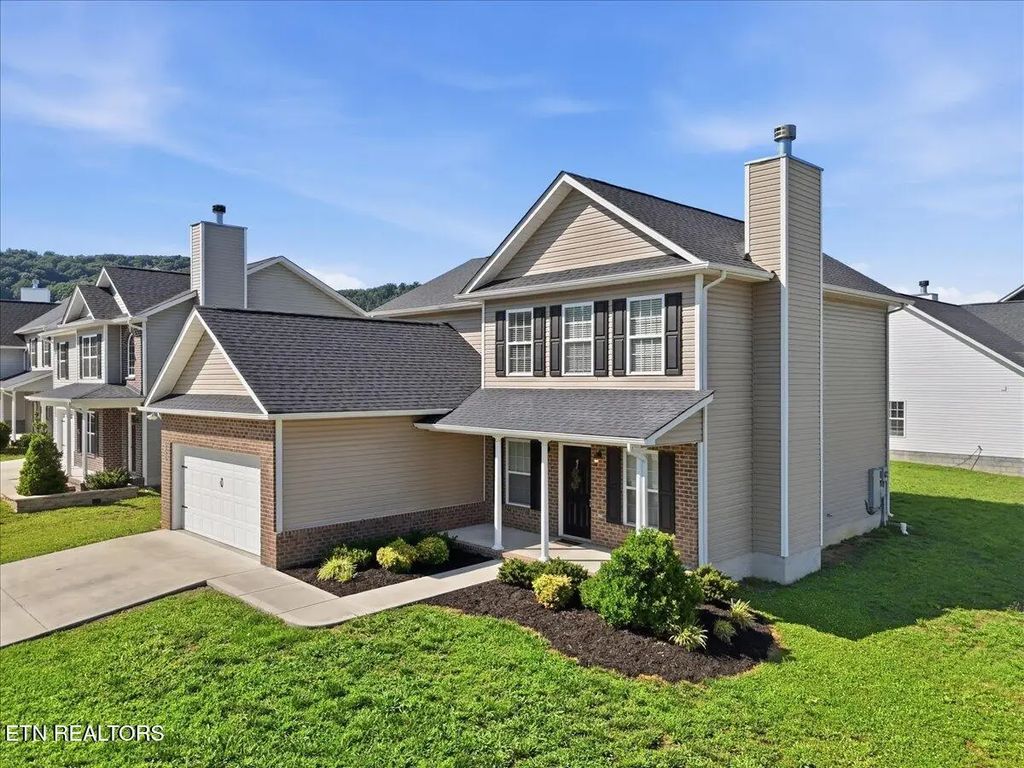 8002 Cambridge Reserve Drive, Knoxville