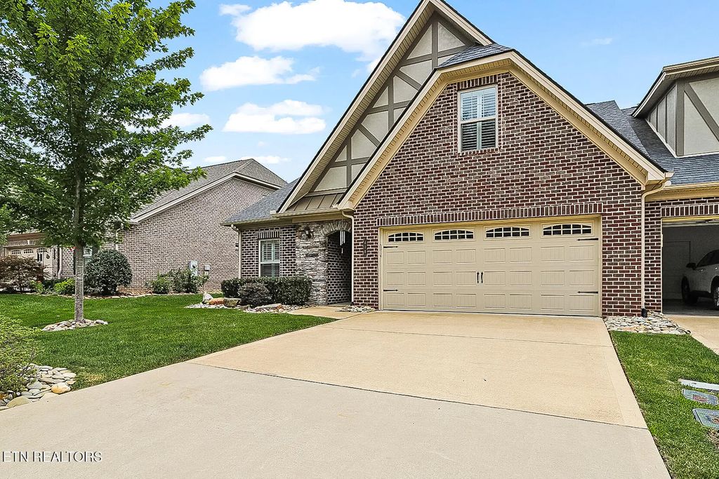 416 Grove Branch Lane, Knoxville