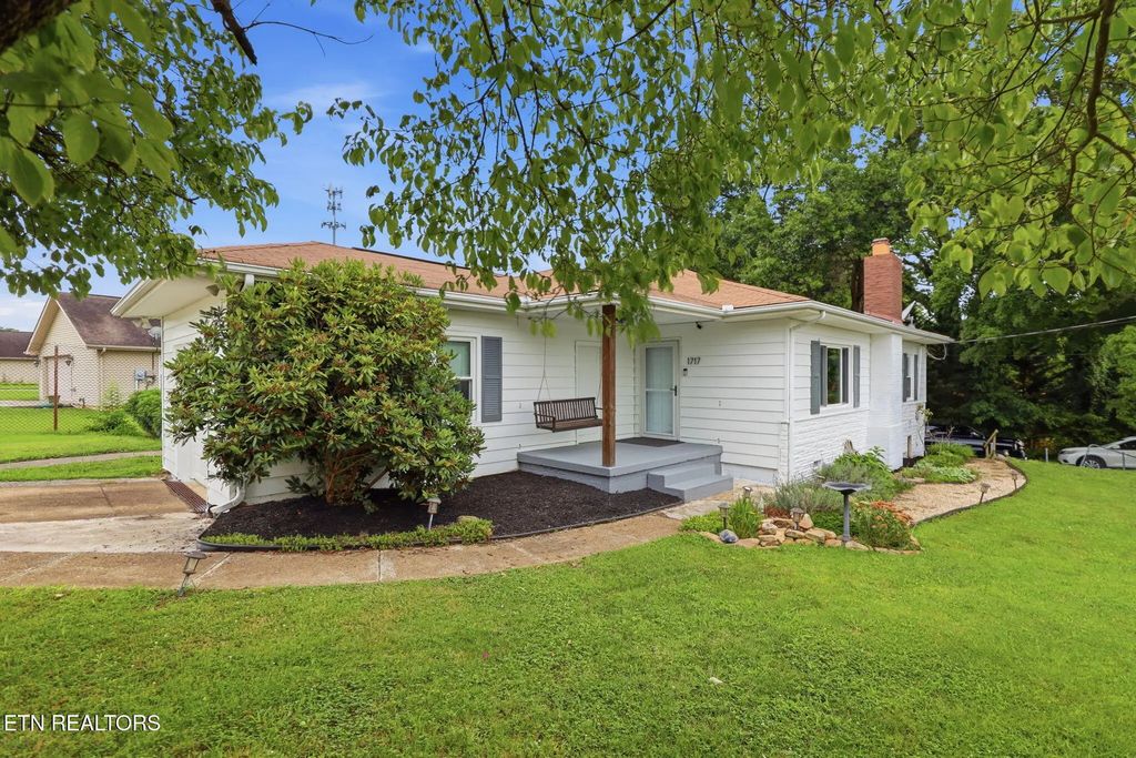 1717 Jefferson Ave, Maryville