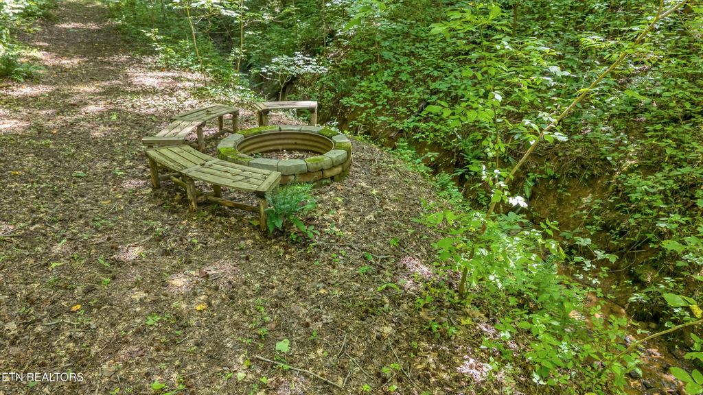 429 Trails End Rd, Walland