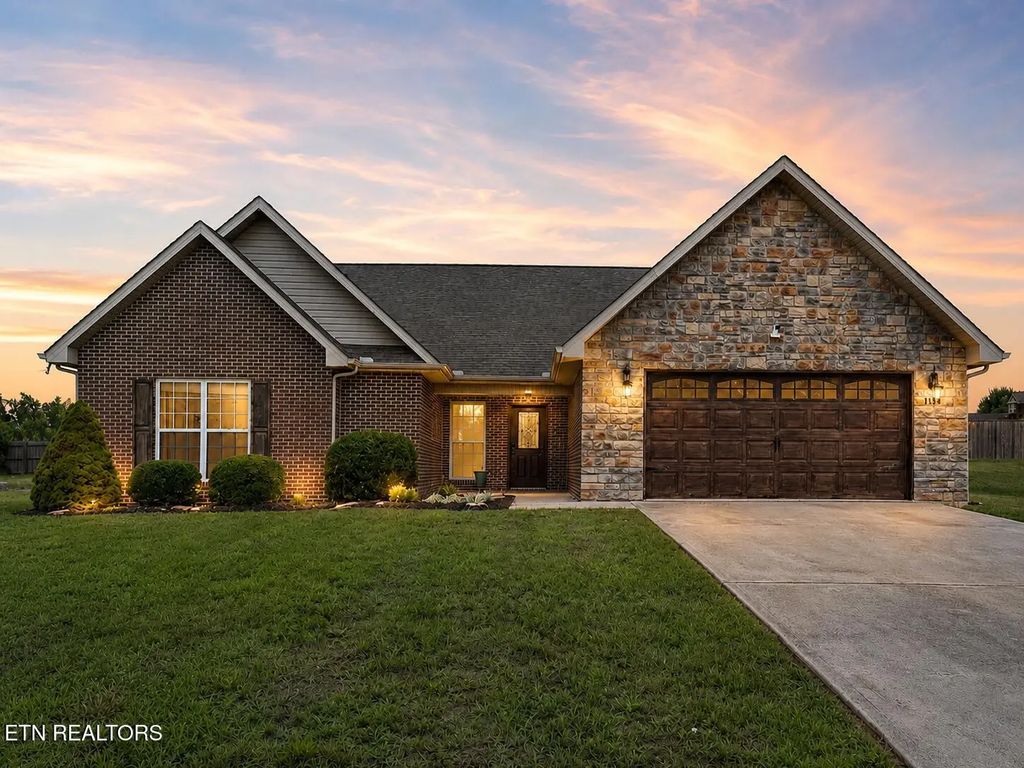 1134 Cherbourg Drive, Maryville