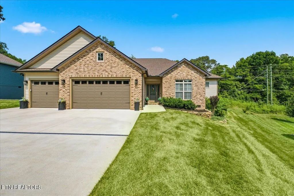 304 Cheeyo Lane, Loudon