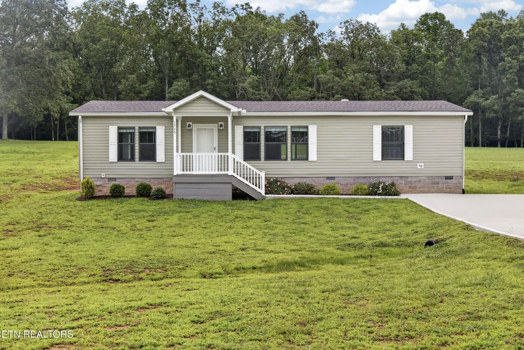 1720 Anna Maria Lane, Cookeville