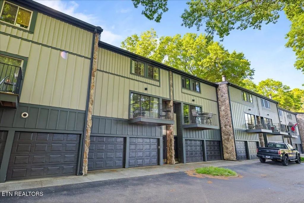1974 Cherokee Bluff Drive, Knoxville