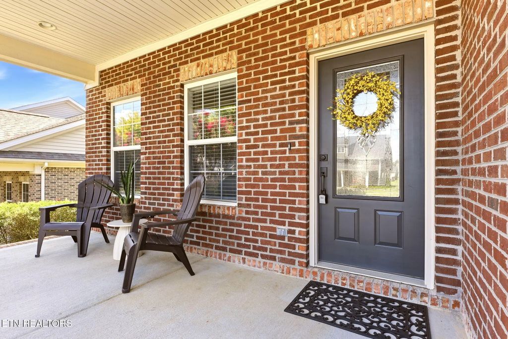 122 Hardinberry St, Oak Ridge