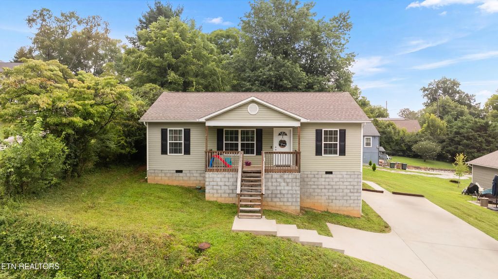 1714 Spring Hill Rd, Knoxville