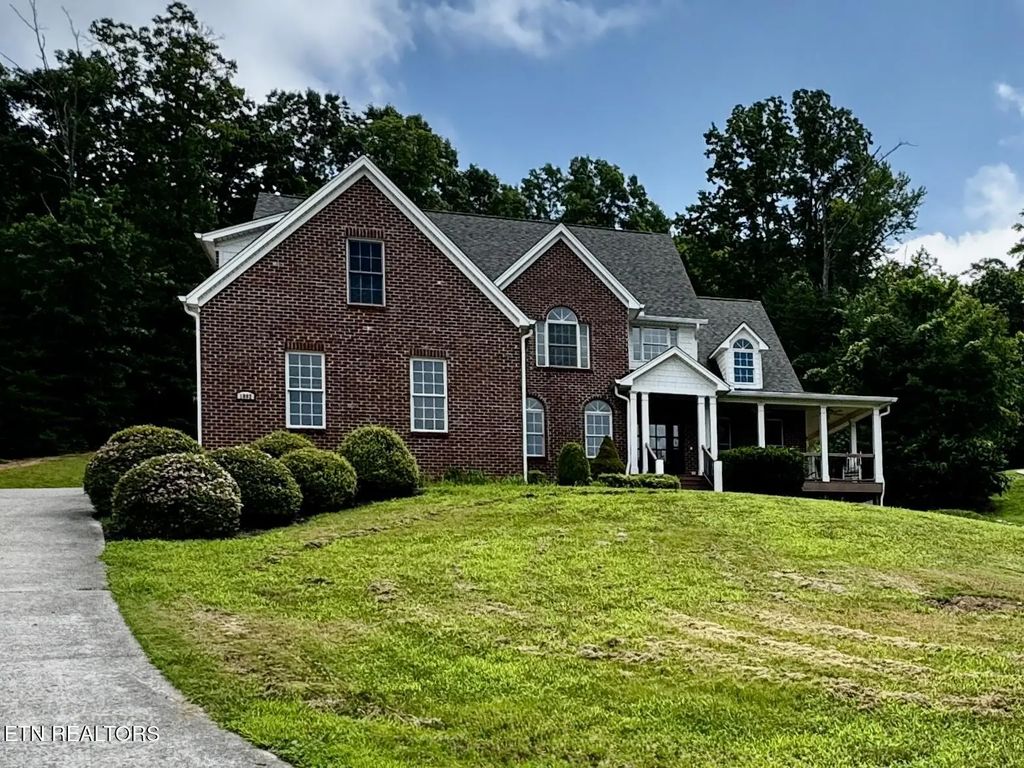 1802 Calgary Falls Lane, Knoxville