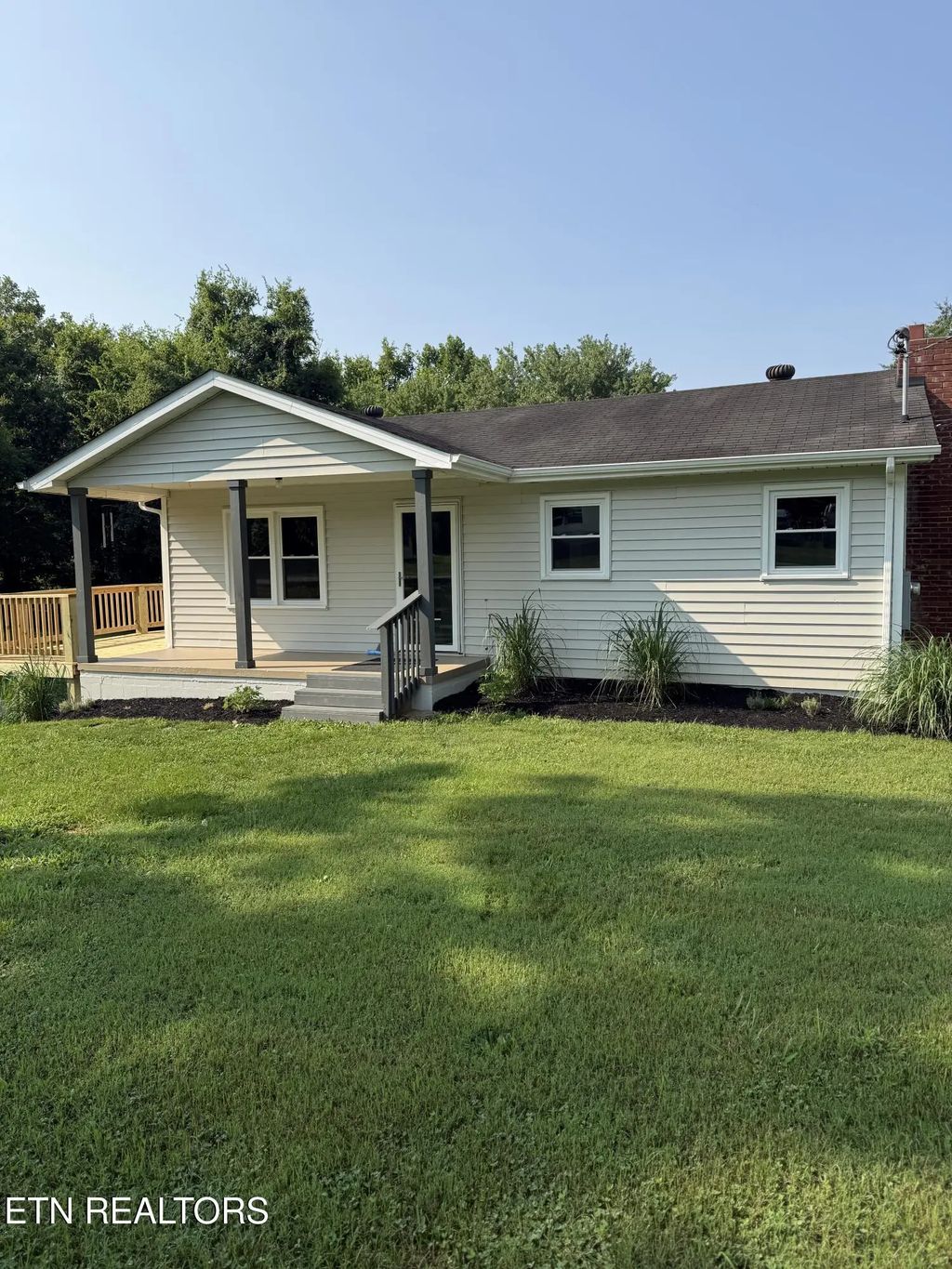 9504 Johnson Rd, Strawberry Plains
