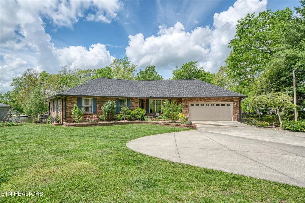 2012 Cravens Drive, Crossville