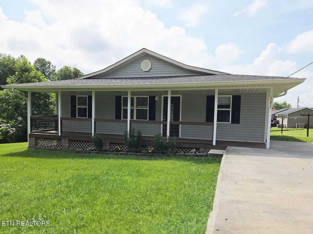 121 Willow Creek Rd, Wartburg