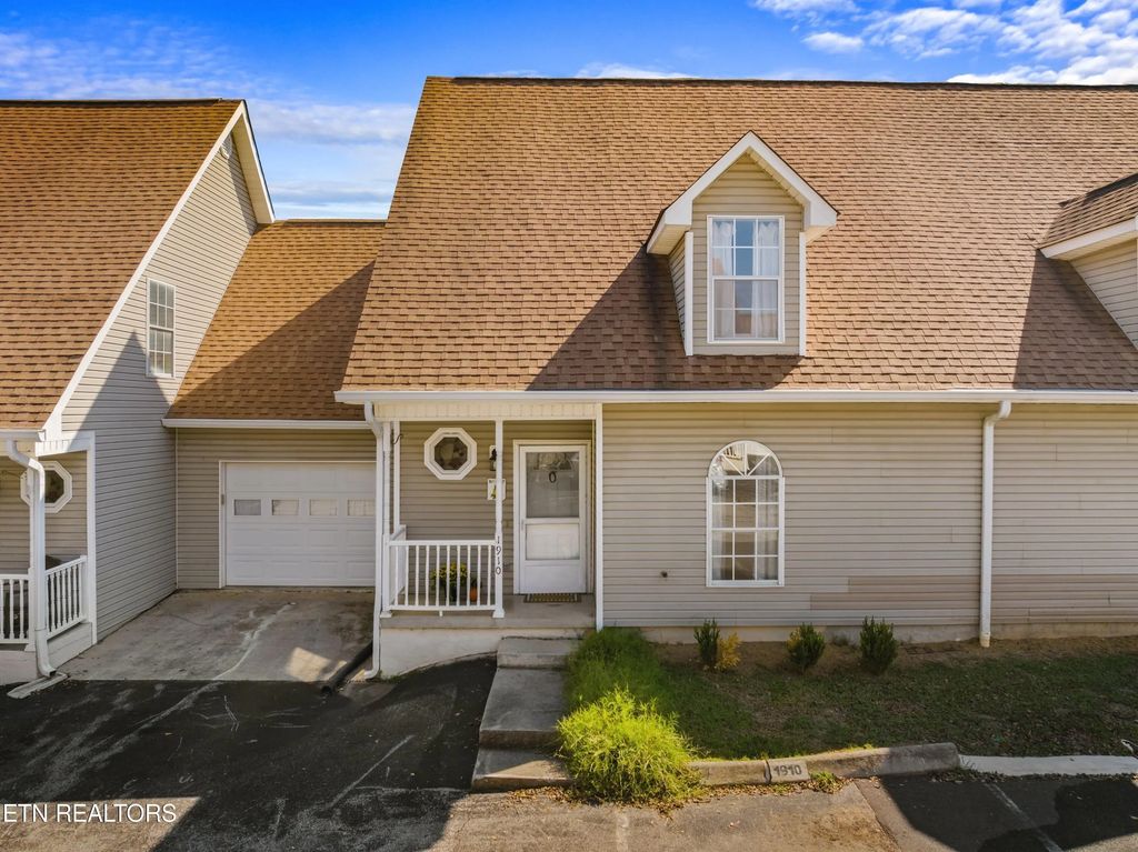1910 Walnut Ave, Jefferson City