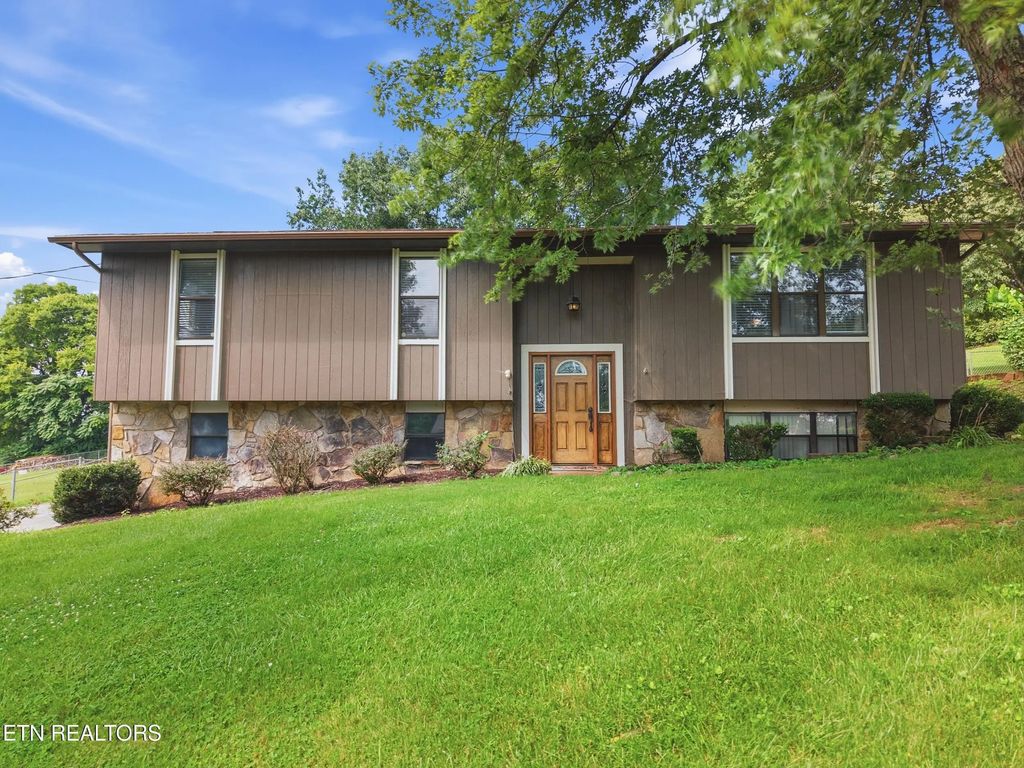 7813 Cedarcrest Rd, Knoxville