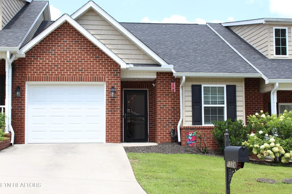 1324 Hazelgreen Way, Knoxville