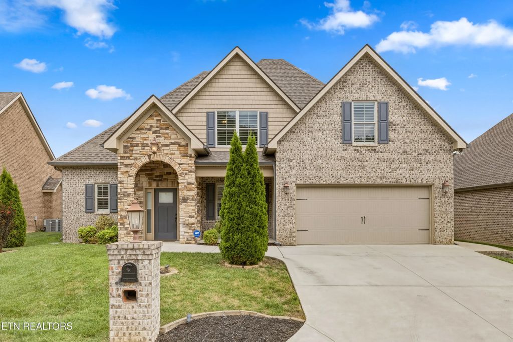 433 Chimney Rock Drive, Lenoir City