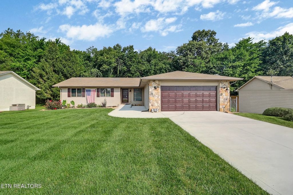 310 Southgate Drive, Crossville