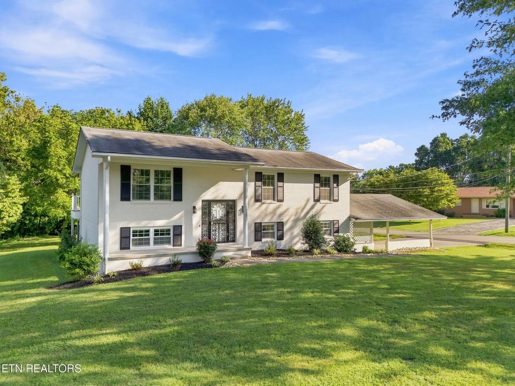 1312 Lula Bell Drive, Powell