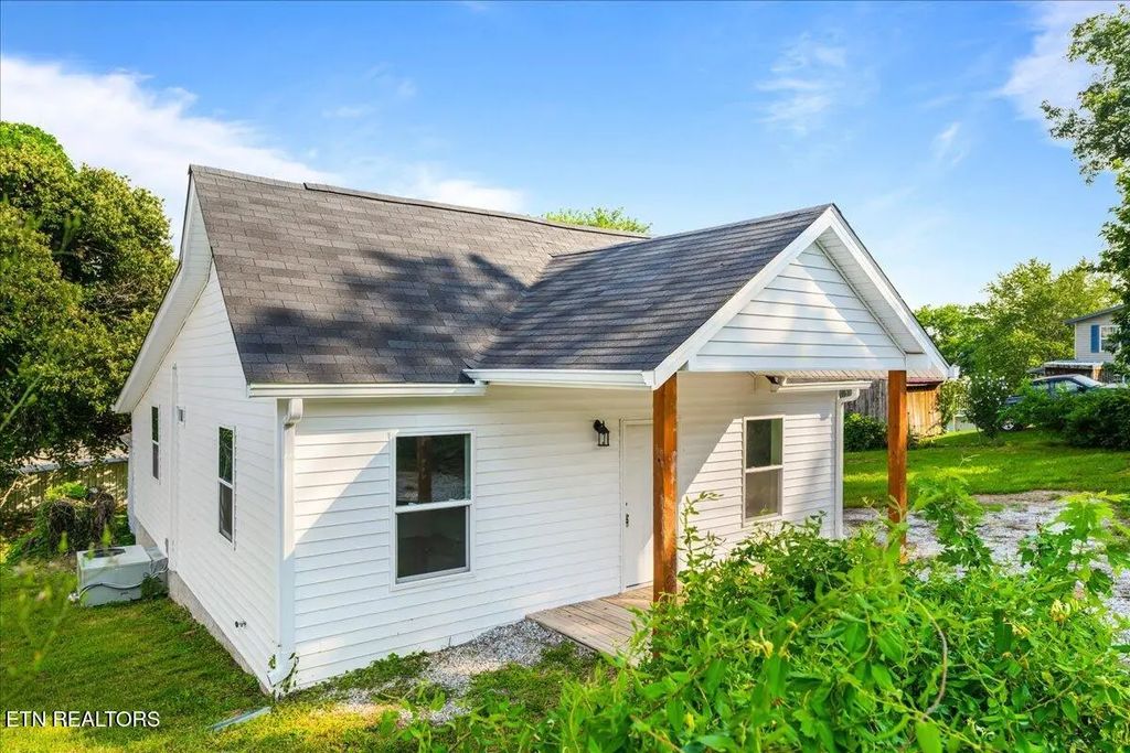 608 E Walden St, LaFollette
