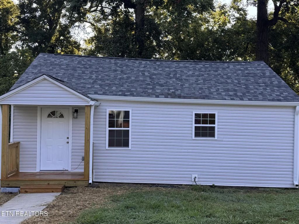 3416 Oak Grove St, Knoxville