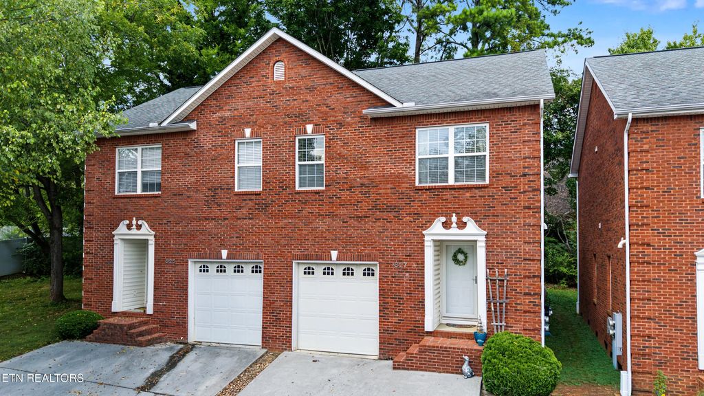 827 Blue Spruce Way, Knoxville