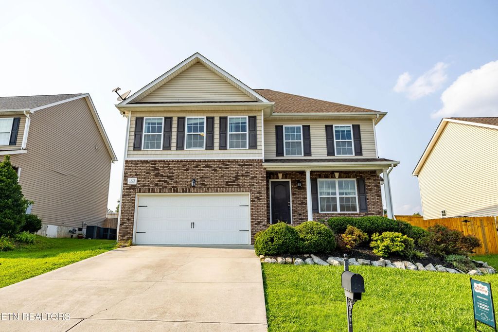 1821 Point Wood Drive, Knoxville