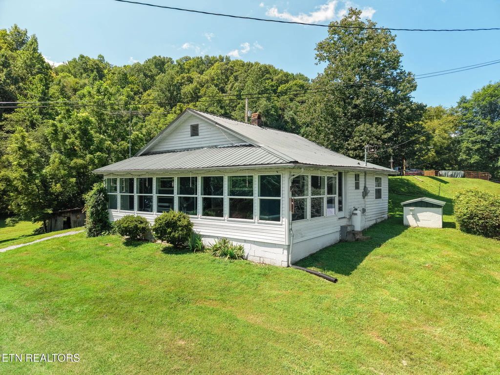 3000 Upper Caney Valley Rd, Tazewell