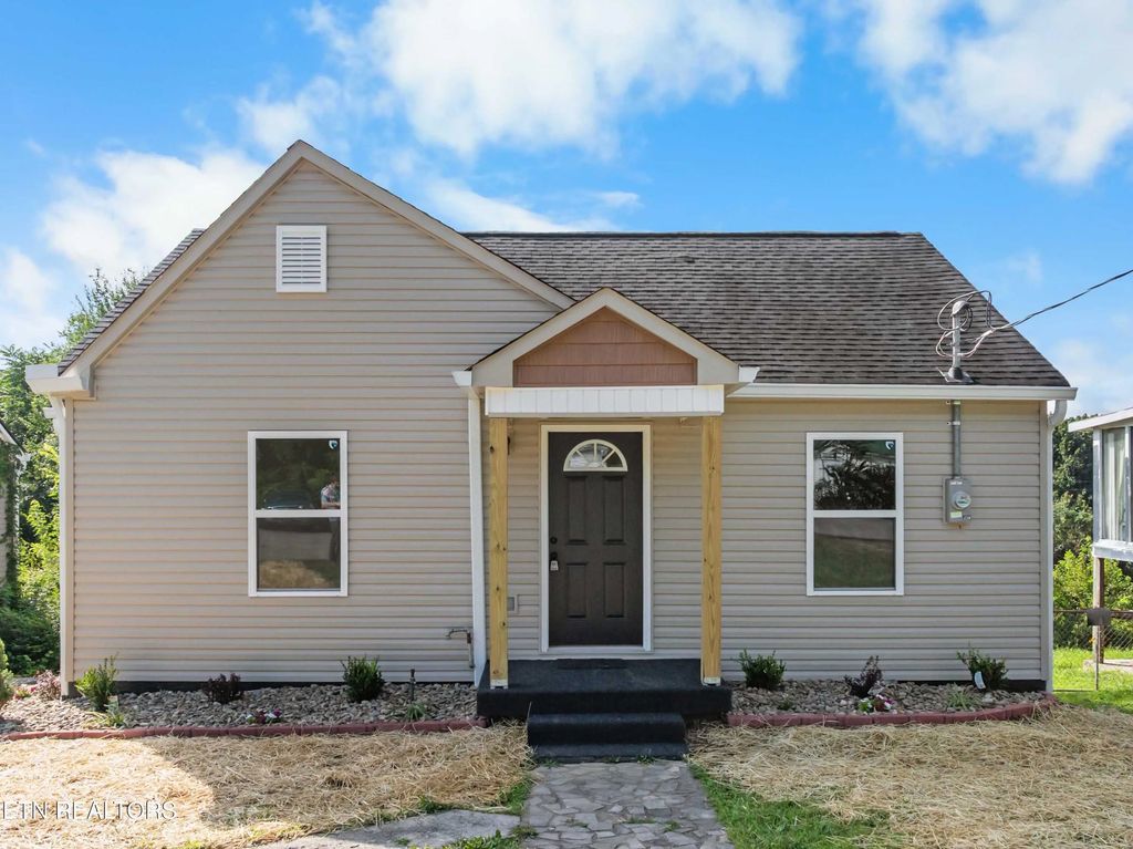 609 Rose Hill Drive, LaFollette