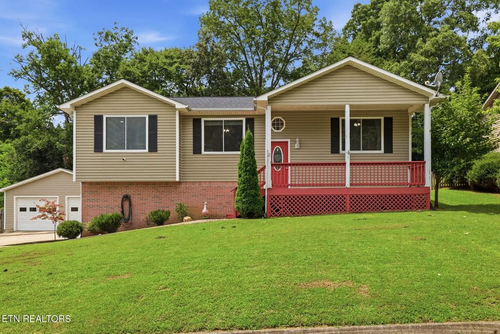 7463 Twin Brooks Blvd, Knoxville