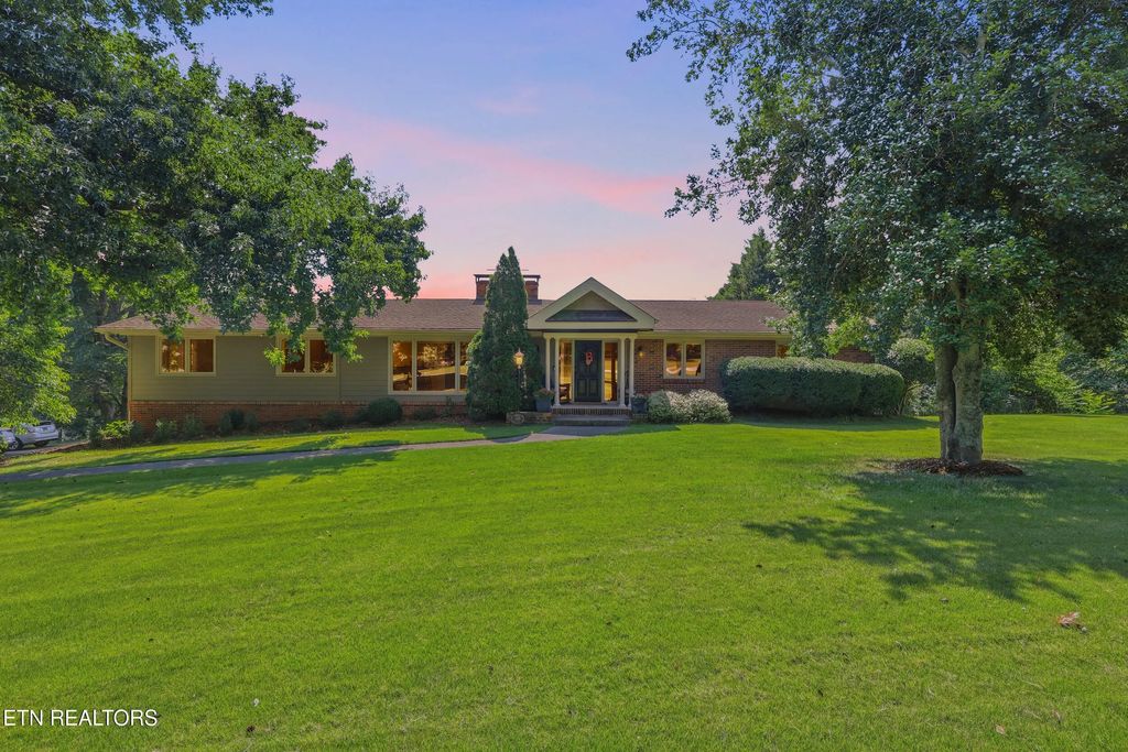 2127 Southwood Drive, Maryville