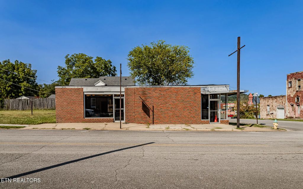 200 9th Street, Etowah