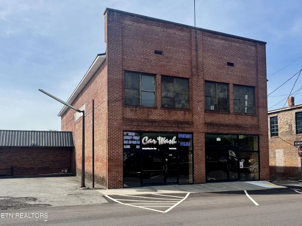 221 E Washington Ave, Athens