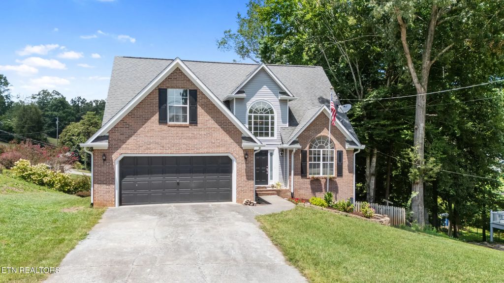 714 Timbercrest Drive, Clinton