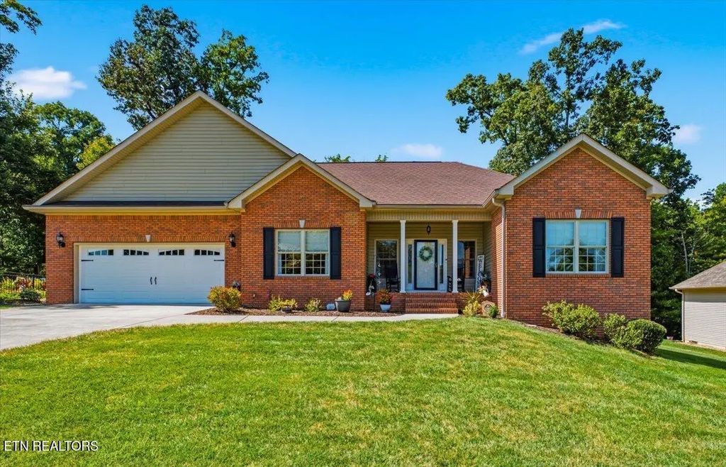 207 Seminole Circle, Loudon