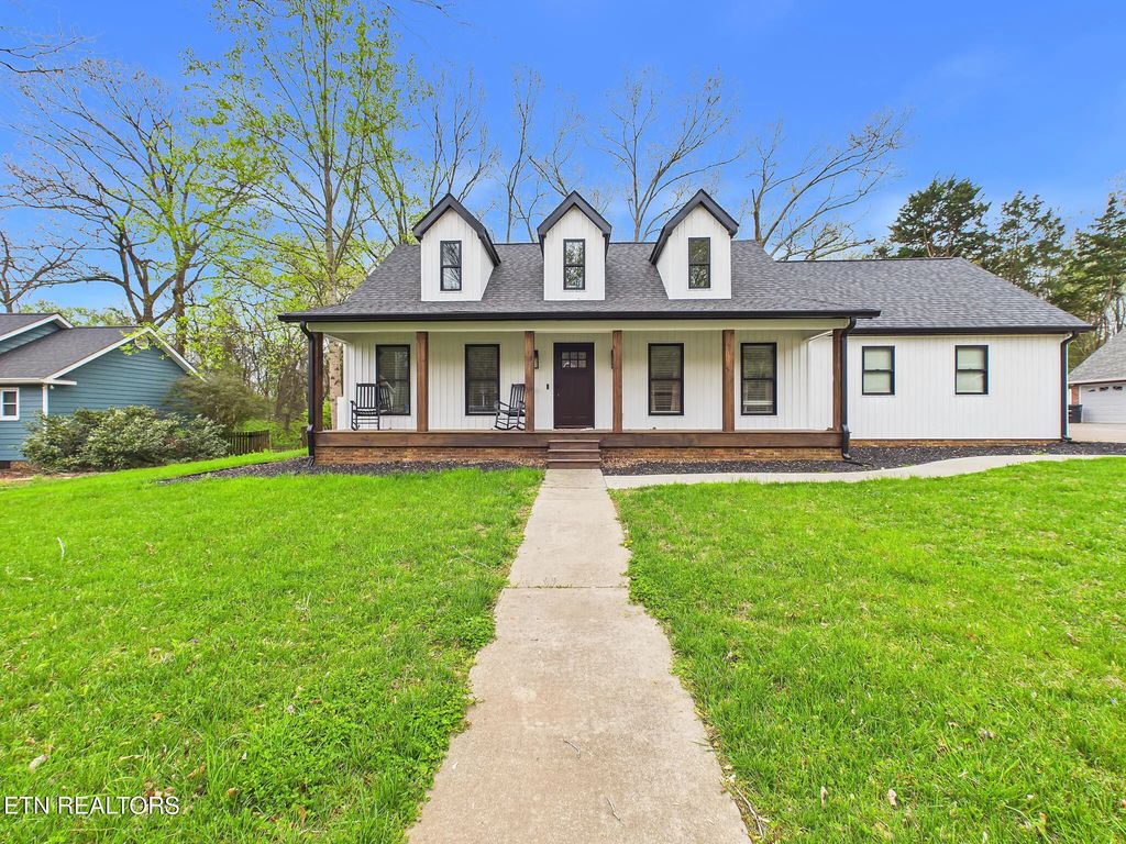 1313 English Lane, Athens