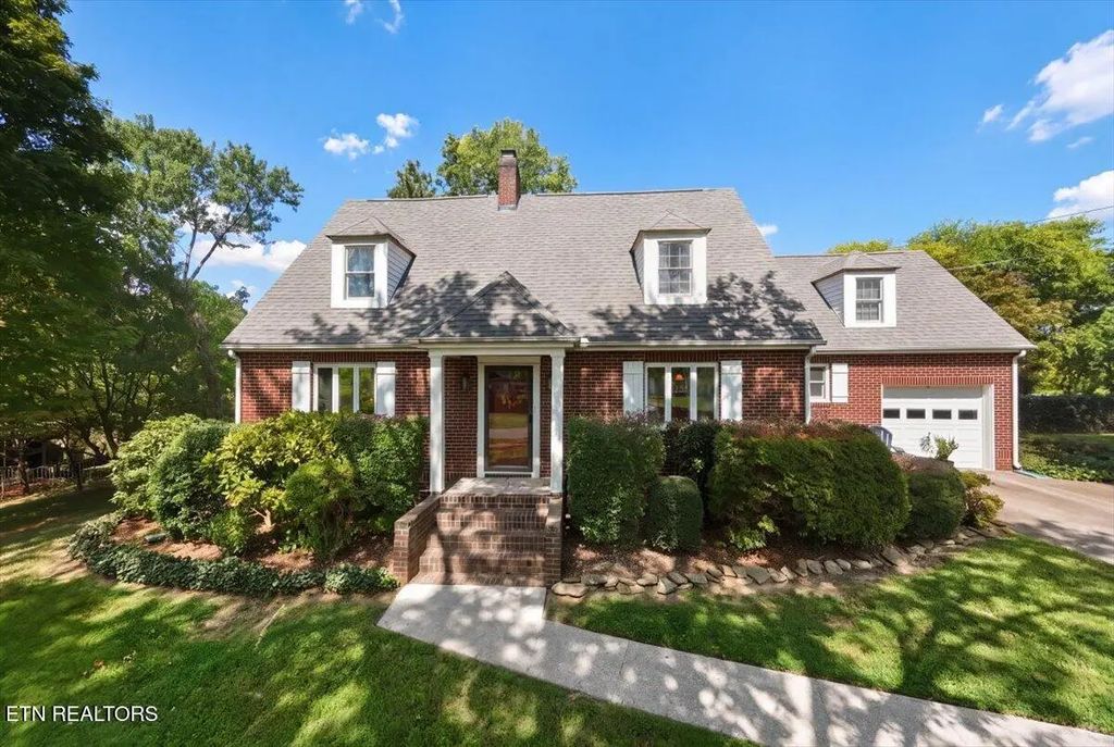 402 N Maple St, Maryville