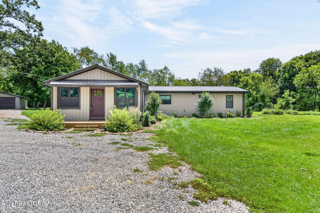 2490 Chestnut Hill Rd, Crossville