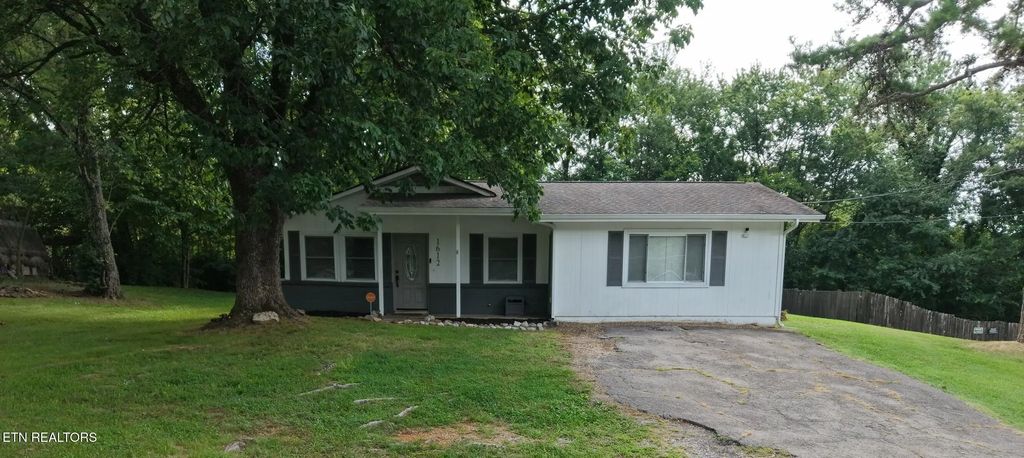 1612 Bradshaw Garden Rd, Knoxville