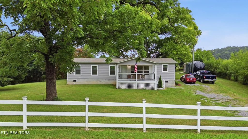 701 Watson Rd, Loudon
