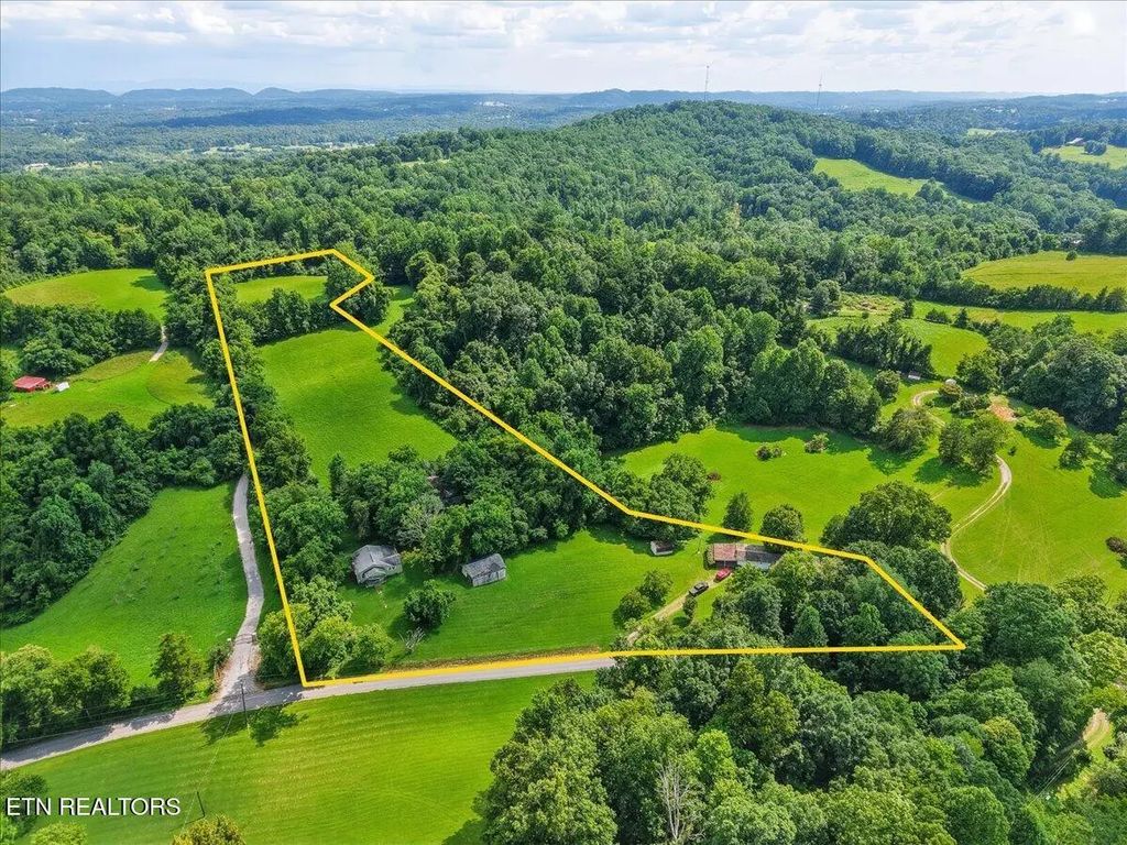 579 & 565 Harless Rd, Corryton