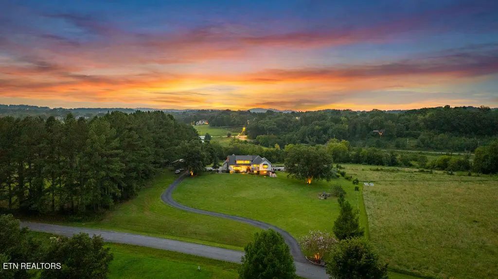 1222 Green Court, Seymour